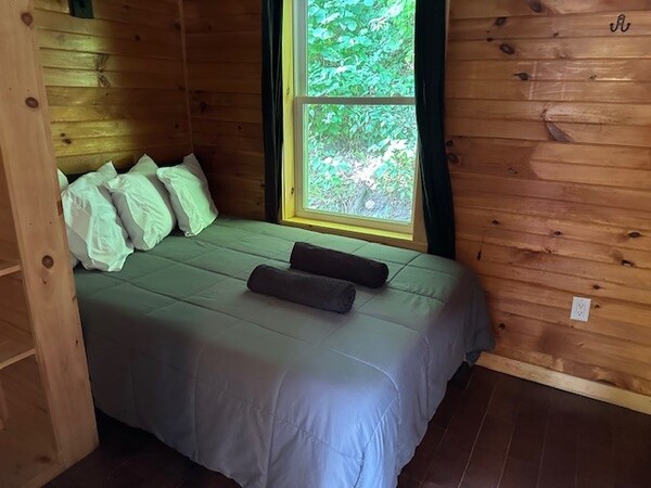 Bear Cub Cove Photo 3