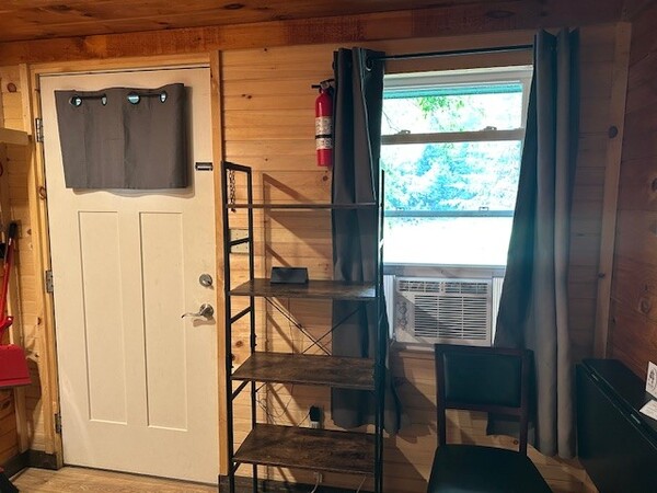 Boars Bunkie Photo 4